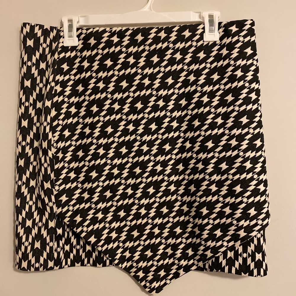 H&M unique skirt